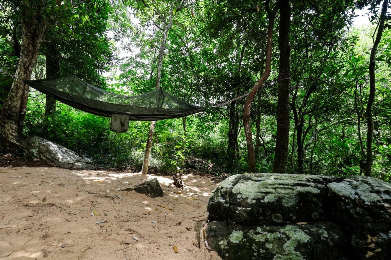 Treehouse Chalets Belihuloya Exterior photo